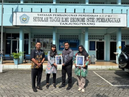 STIE Pembangunan menjalin kerja sama konkret dengan PT Pos Indonesia Tanjungpinang yang ditandai dengan kegiatan seremonial dan diskusi kolaboratif