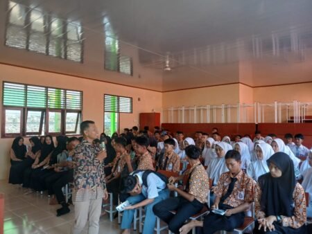 STAIN Sultan Abdurrahman Kepri melaksanakan kegiatan sosialisasi PMB di SMA Negeri 1 Tambelan Selasa (22/7).