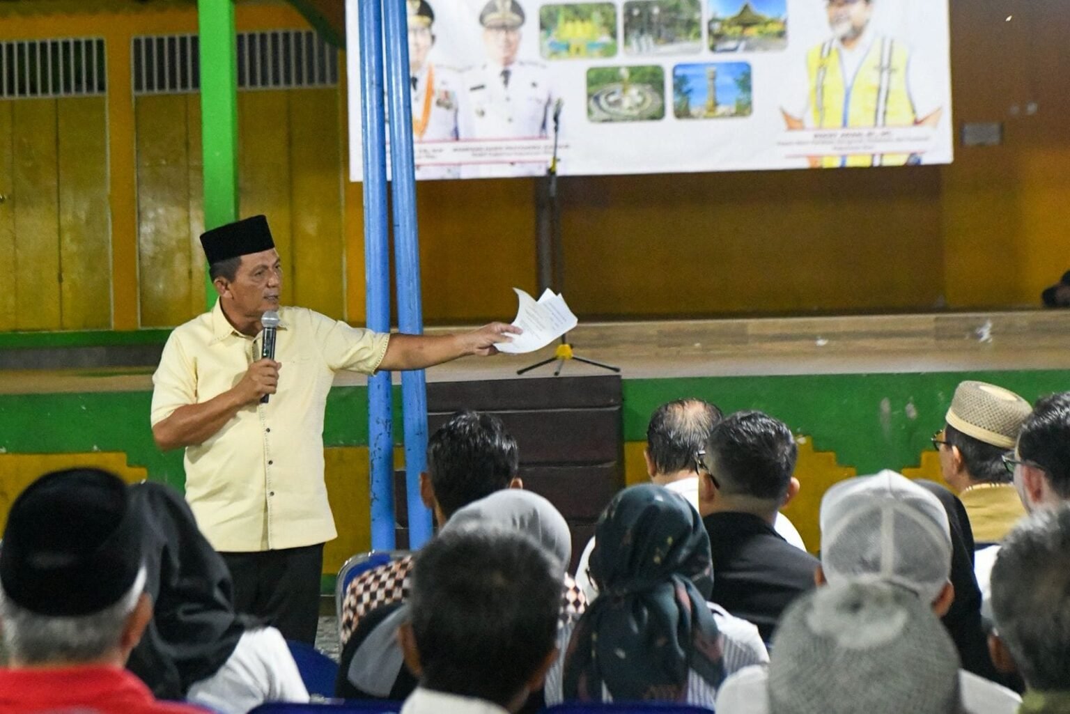Gubernur Kepri Ansar Ahmad mensosialisasikan rencana penataan lanjutan program penataan kawasan Pulau Penyengat tahap 3, Senin (11/8) malam.