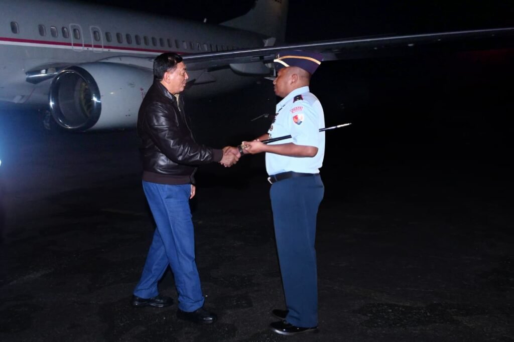 Dari Tokyo Menhan RI Transit di Natuna, Disambut Danlanud RSA