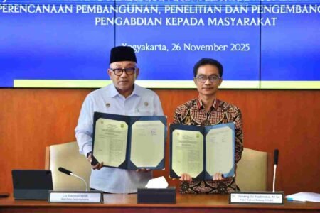 Penandatanganan MoU Wali Kota Tanjungpinang Lis Darmansyah dan Rektor UGM Ova Emilia di Gedung Pusat UGM, Bulaksumur, Yogyakarta.