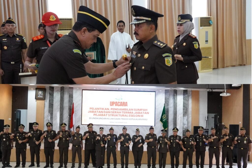 Kajati Kepri, J. Devy Sudarso saat memimpin Upacara Pelantikan, Pengambilan Sumpah Jabatan dan Serah Terima Jabatan Pejabat Struktural Eselon III di lingkungan Kejaksaan Tinggi Kepulauan Riau berlangsung di Aula Sasana Baharudin Lopa Kejati Kepri, Senin (03/11/2025).
