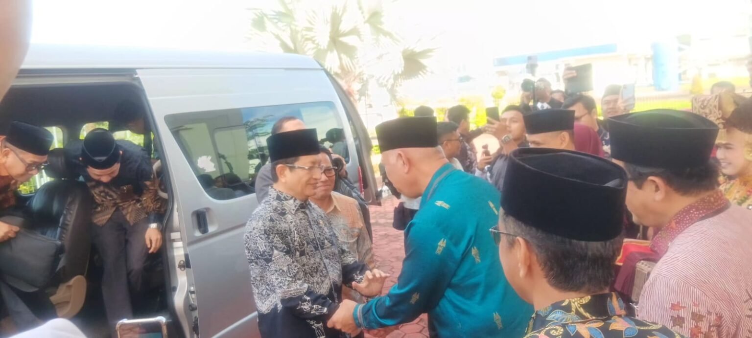 Menteri Agama RI Kunjungi Padang, Rektor UIN Bukittinggi: Momentum Memperkuat Transformasi Wakaf dan Kemandirian Pesantren