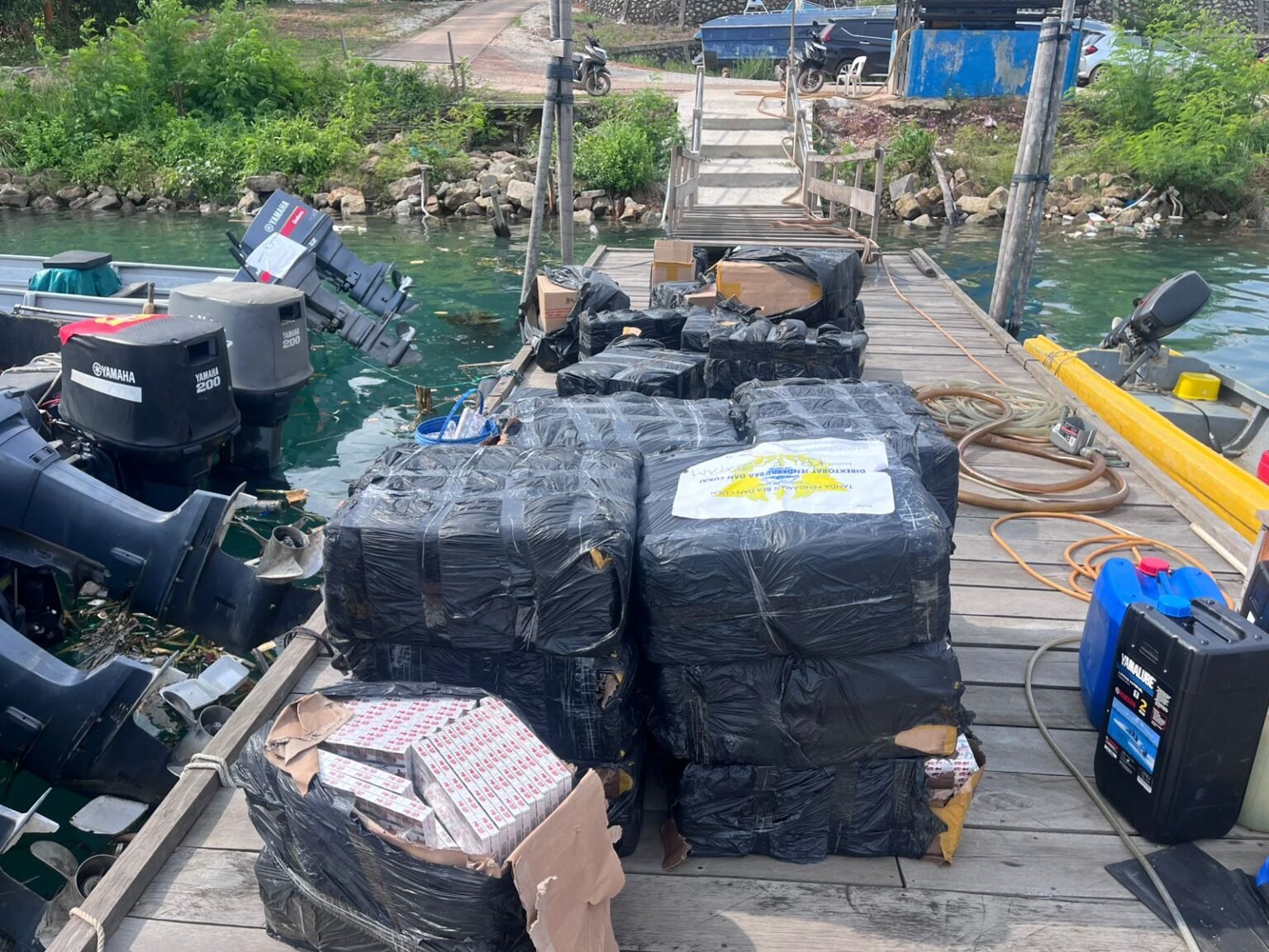 Penyelundupan Rokok UFO Mind, UFO Bold, Double Happiness dan Shanghai Ditangkap BC Batam