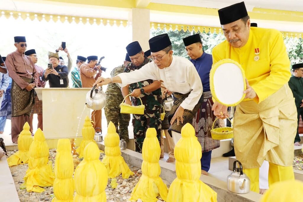 Amsakar dan Li Claudia Awali Peringatan HJB ke-196 dengan Ziarah ke Makam Zuriah Nong Isa