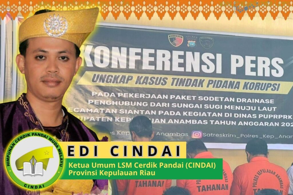 Kolase Foto Konferensi Pers Polres Anambas atas Penetapan 3 Tersangka Proyek Sodetan Drainase Penghubung Sungai ke Laut pada Dinas PUPRPRKP Kabupaten Kepulauan Anambas dan Ketua Umum Cindai Kepri, Edi Susanto