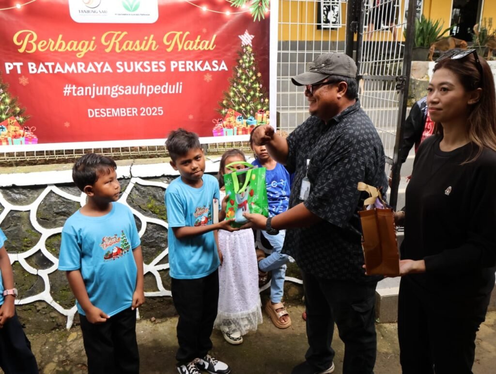 Panbil Group Tebar Kebahagiaan Natal di Pulau Kubung dan Todak