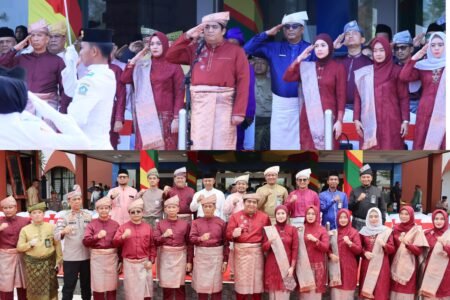 - Bupati Bintan Roby Kurniawan saat menjadi pembina upacara - Bupati Bintan Roby Kurniawan bersama Wakil Bupati Bintan Deby Maryanti, OPD dan FKPD Bintan