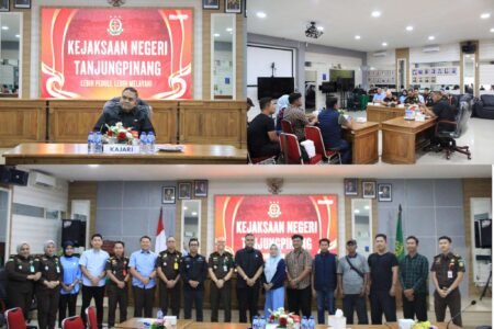 Kajari Tanjungpinang Rahmad Surya Lubis saat menerima kunjungan silaturahmi dari Persatuan Wartawan Indonesia (PWI) Kota Tanjungpinang di Kantornya, pada Selasa (20/01/2026) sore.