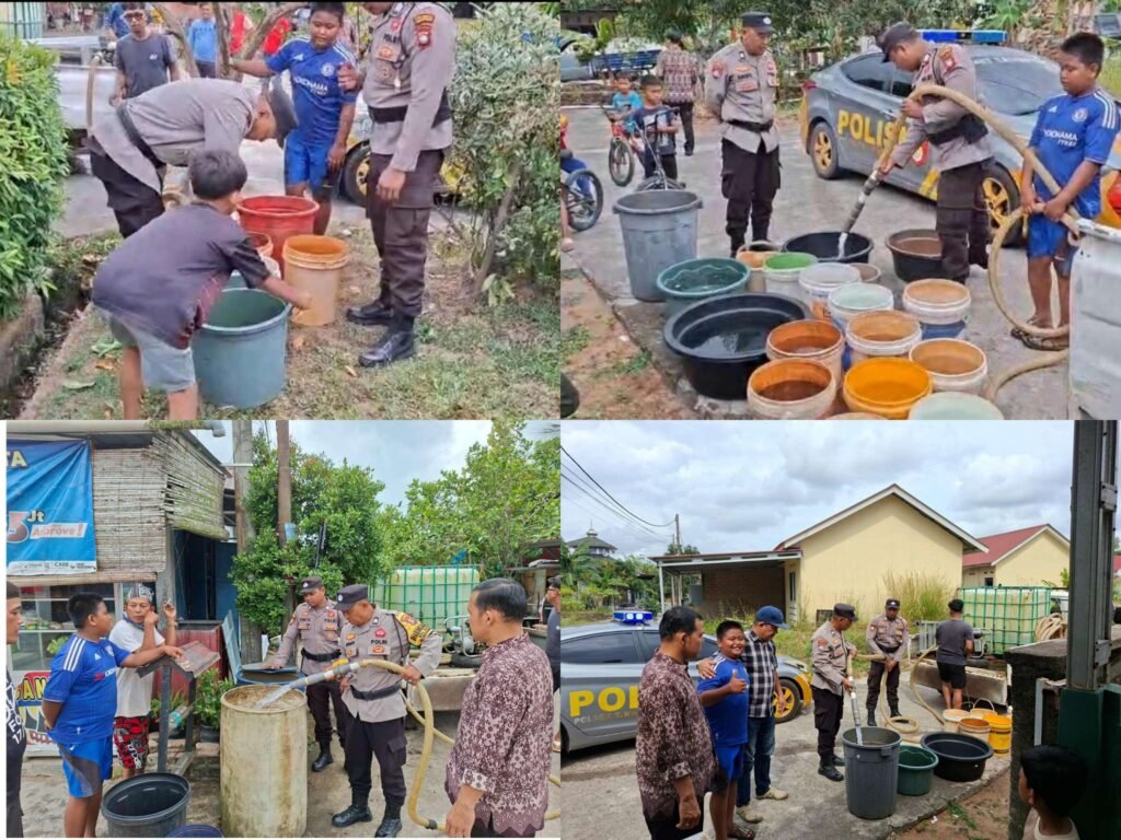 Polsek Tanjungpinang Timur, Polresta Tanjungpinang, saat menyalurkan bantuan air bersih kepada masyarakat di kawasan Perum Pondok Geisya, Jalan Karya RT.003 RW.007, Kelurahan Batu IX Kecamatan Tanjungpinang Timur, Minggu (25/01/2025)