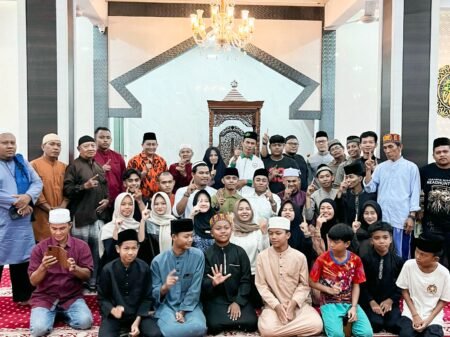Pelantikan pengurus baru Remaja Masjid Darussalam Tanjungpinang, Kamis (1/1). (Arsih Zul Adha)