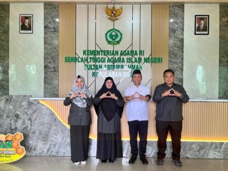 STAIN Sultan Abdurrahman Kepri menjalin kerja sama dengan Bawaslu Kepri melalui penandatanganan Nota MoU tentang Pendidikan, Penelitian, dan Pengabdian kepada Masyarakat dalam persiapan pengawasan partisipatif Pemilu.