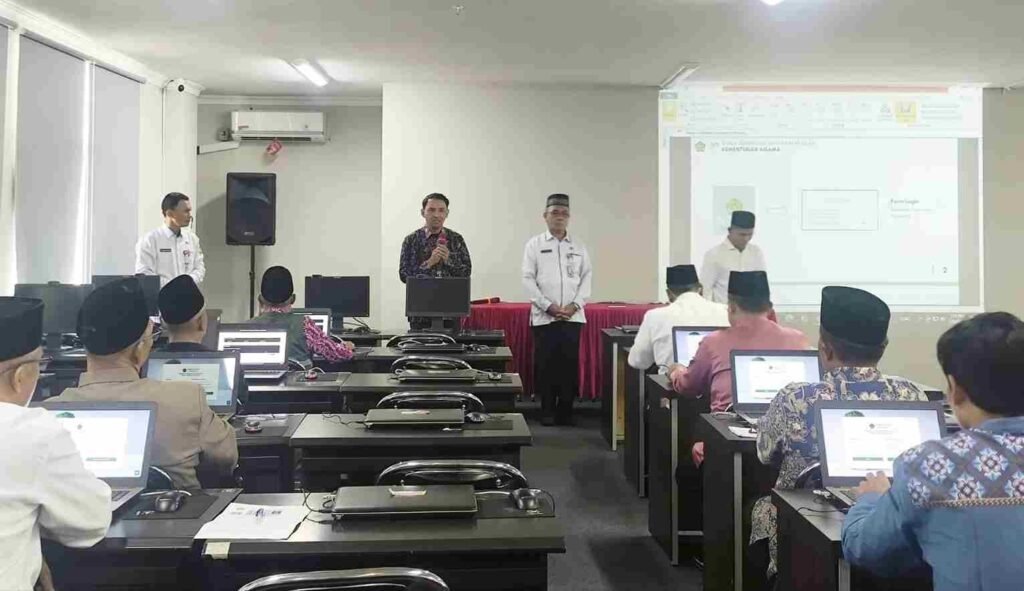 Pemko Tanjungpinang menggelar seleksi kompetensi calon Pimpinan Baznas Kota Tanjungpinang di ruang CAT, Kantor BKPSDM Kota Tanjungpinang, Rabu (21/1).