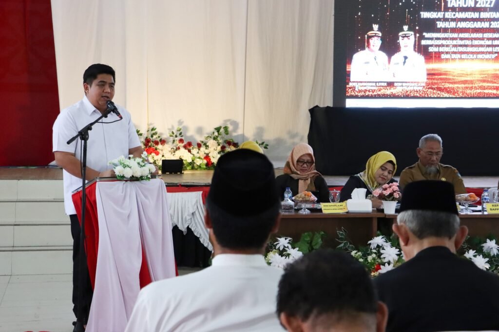 Bupati Bintan Roby Kurniawan saat membuka Musrenbang tingkat kecamatan