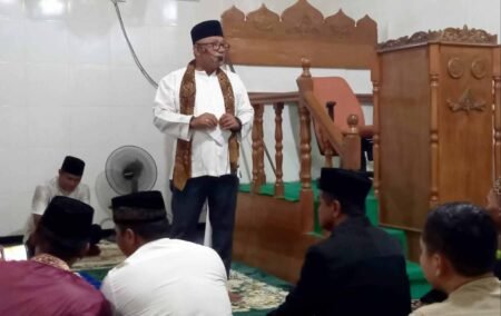Walikota Tanjunpinang Lis Darmansyah menyampaikan sambutan