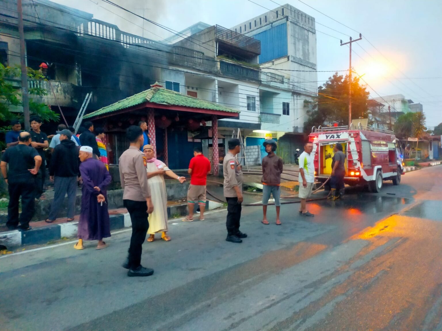 Ibu dan Dua Balita Tewas dalam Kebakaran Ruko Kelenteng di Karimun