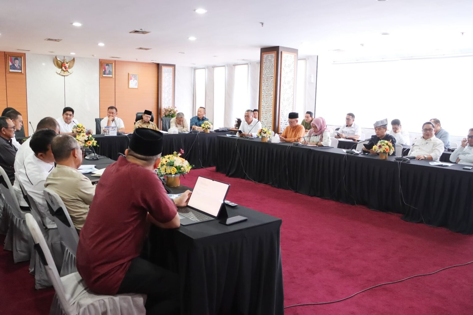 Bupati Bintan Roby Kurniawan menyampaikan pemaparan sejumlah isu strategis di Bintan