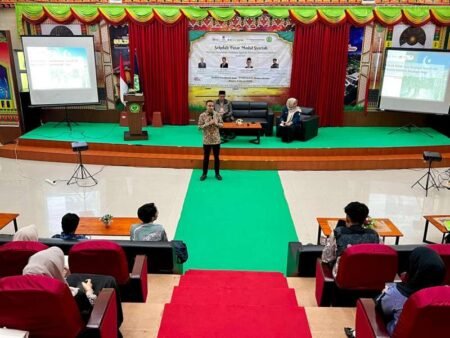OJK Kepri tekankan Literasi Keuangan Syariah dan waspada investasi ilegal saat mengisi kegiatan pada Sekolah Pasar Modal STAIN SAR Kepri