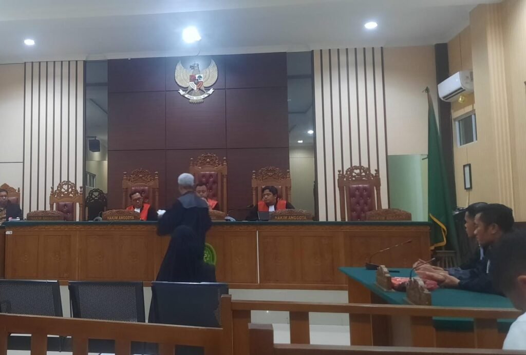 Sidang pembacaan pledoi di Pengadilan Tipikor Tanjungpinang, terdakwa Lisa Yulia menyampaikan pembelaan secara langsung di hadapan Majelis Hakim Pengadilan Tipikor Tanjungpinang atas tuntutan JPU dalam perkara dugaan korupsi kegiatan pemanduan dan penundaan kapal di wilayah Batam, Jum'at (06/03/2026)