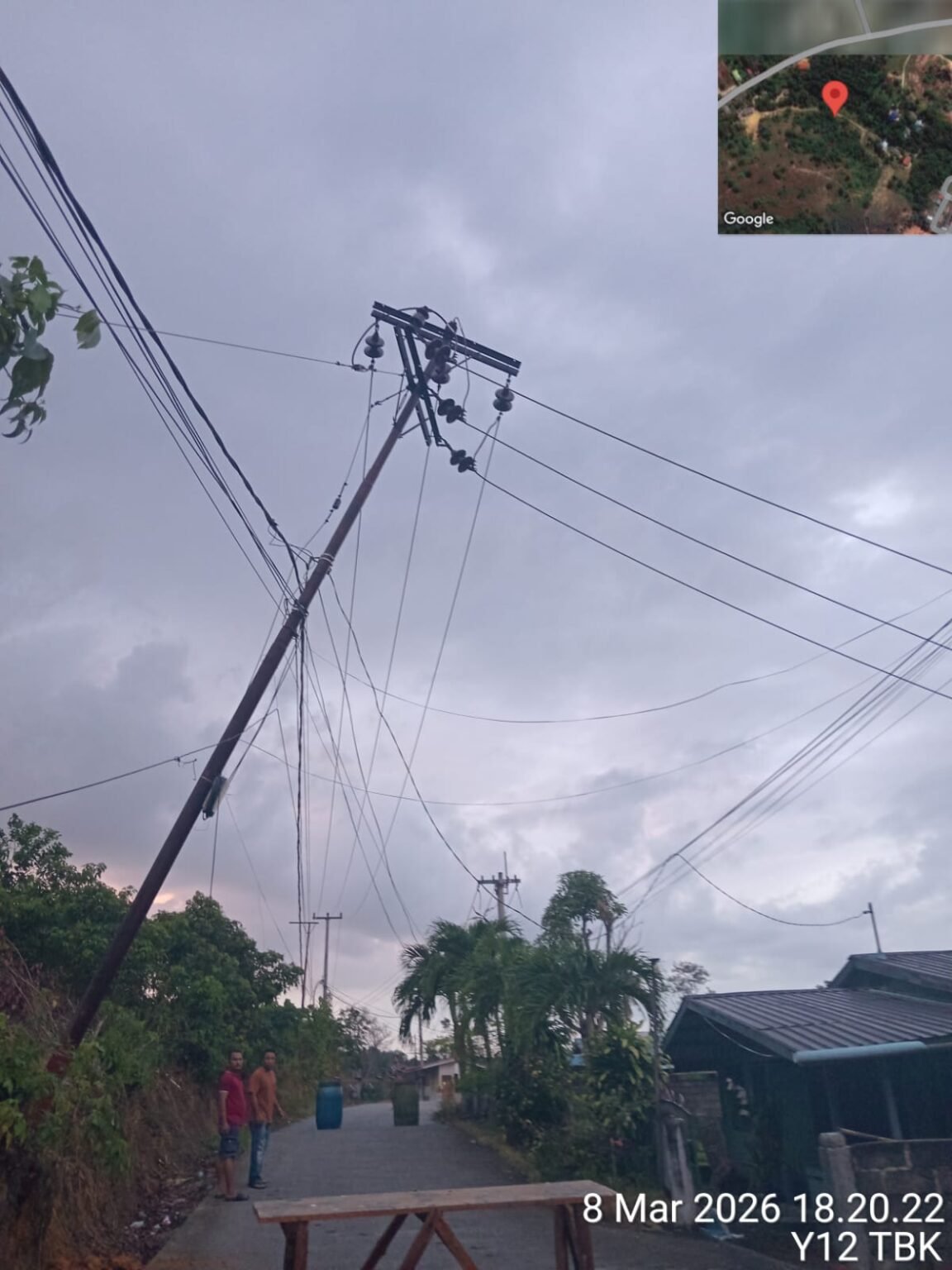 Tiang PLN Tumbang Jelang Berbuka Puasa, Sejumlah Kawasan di Karimun Sempat Gelap Gulita