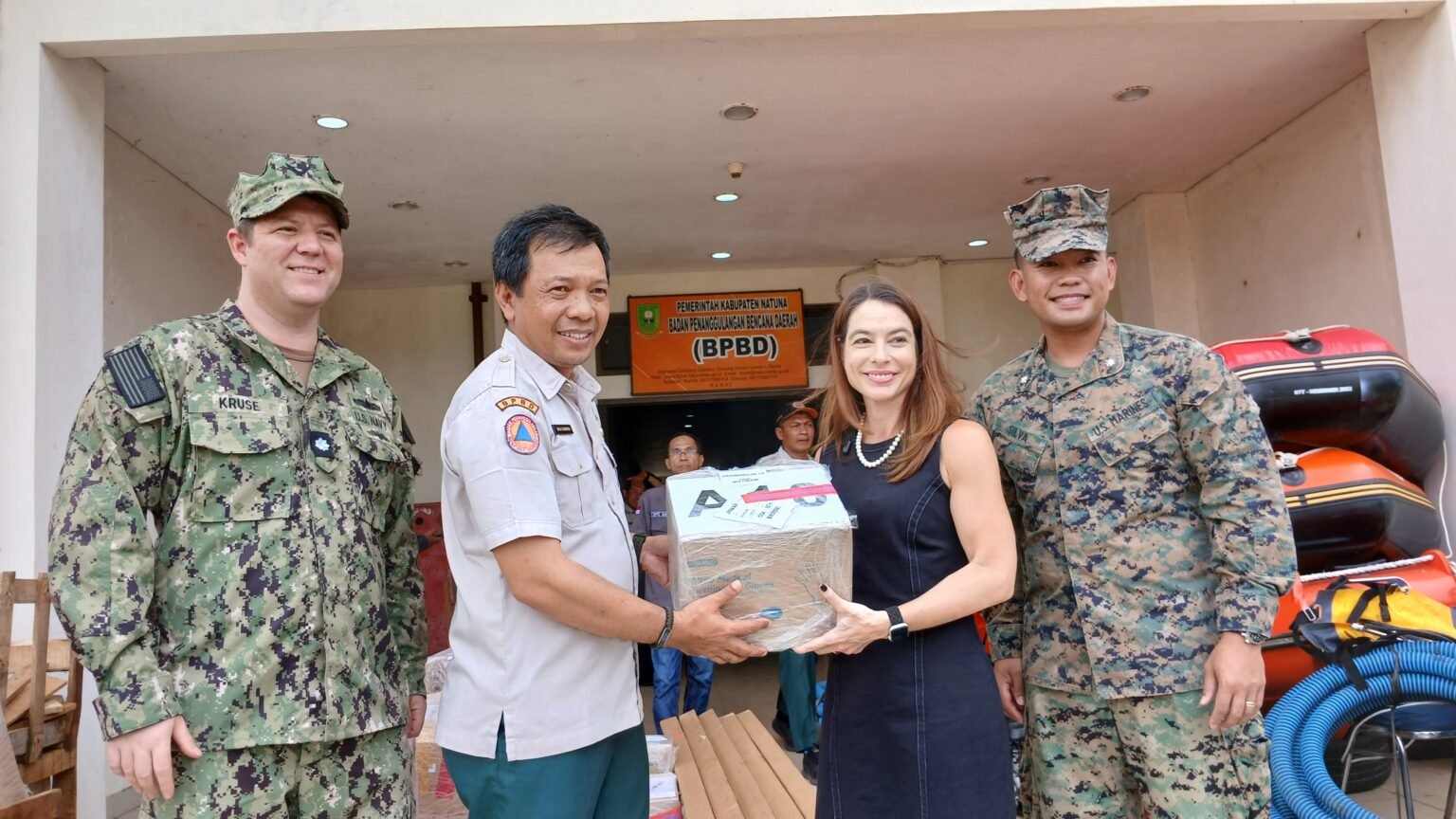 Pemerintah Amerika Serikat Serahkan Bantuan Bernilai Puluhan Ribu Dolar AS ke Natuna