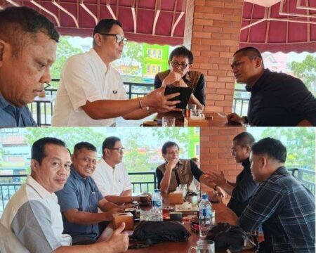 Kepala Kanwil Imigrasi Provinsi Kepri, Guntur bersama sejumlah pengurus SMSI Kepri saat melakukan perbincangan