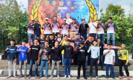 Wakil Walikota Tanjunpinang Raja Ariza saat membuka kejuaraan Drag Bike Piala Walikota Tanjungpinang