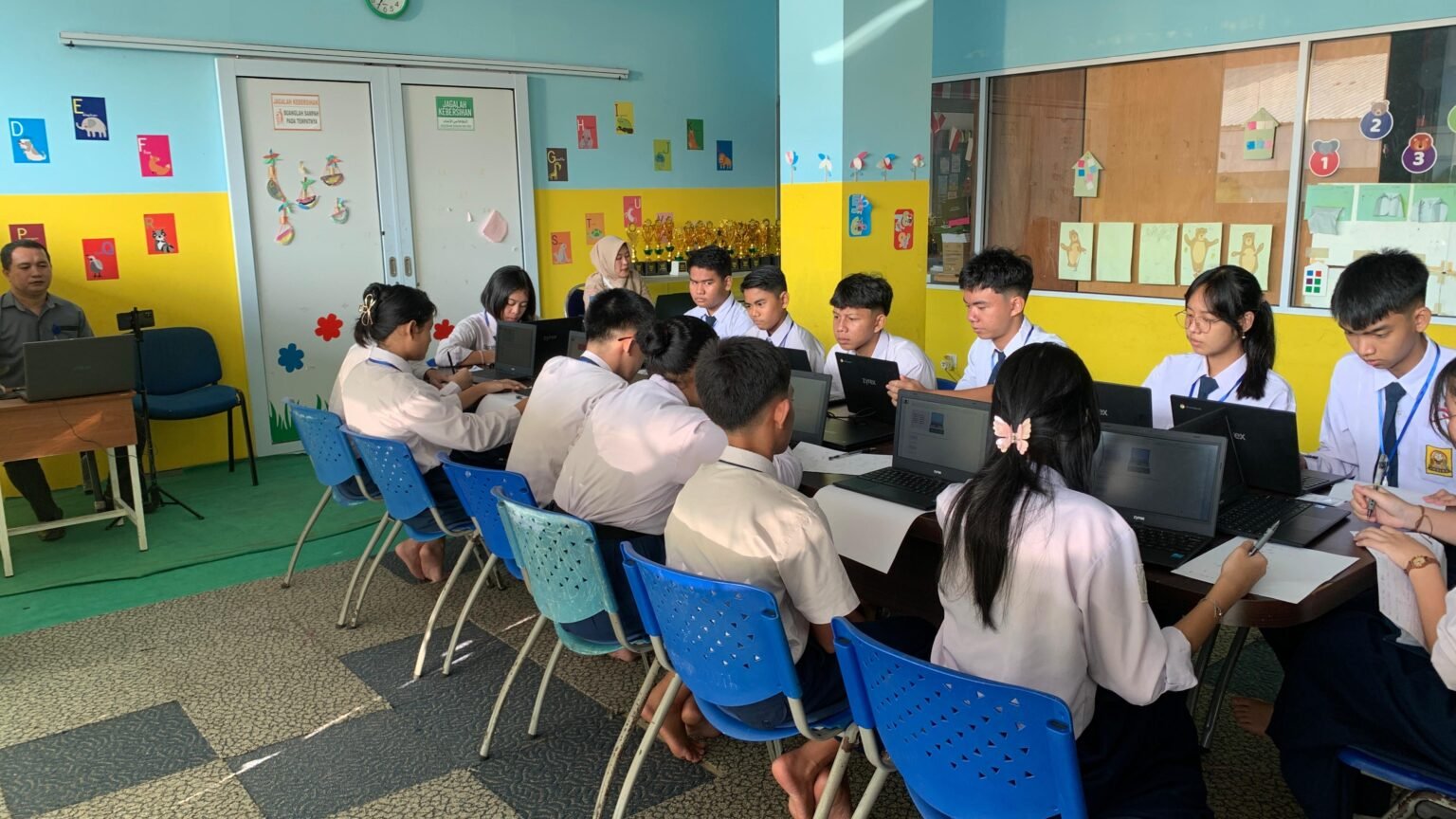 Siswa Kelas IX CTI Batam Antusias Ikuti TKA, Didorong Tampil Percaya Diri