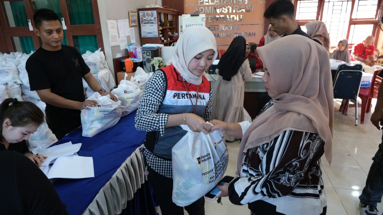 Pertamina Patra Niaga Gelar Pasar Murah untuk 1.000 Warga di Padang