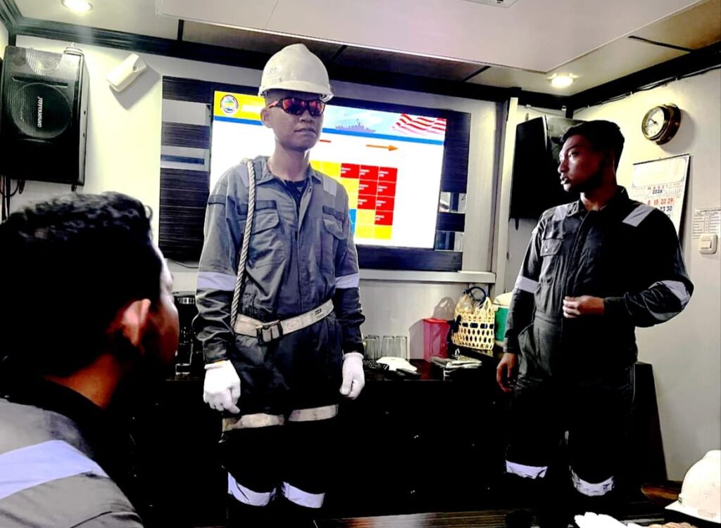 KRI Lemadang-632 Asah Kesiagaan Prajurit Melalui Pelatihan Keselamatan