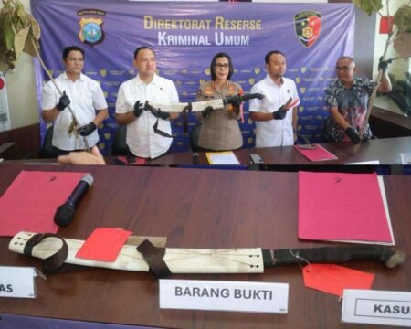 Polda Kepri Amankan Terduga Pelaku Pengrusakan Ratusan Pohon Jati Emas di Jalan Protokol Batam