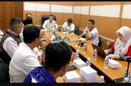 High Level Meeting (HLM) Tim Percepatan dan Perluasan Digitalisasi Daerah (TP2DD) bersama Bank Riau Kepri Syariah di kantor BRKS Tanjungpinang, Rabu (13/5/2026).