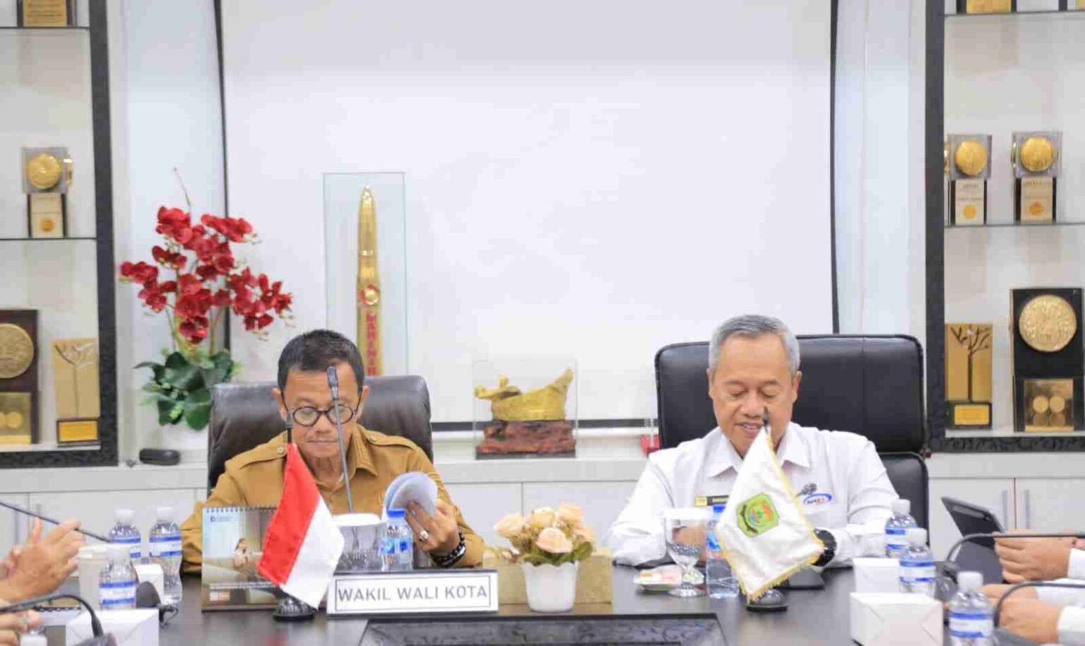 Cegah Risiko Korupsi, Ariza Dukung BPKP Kepri Terapkan Sistem Pengendalian Intern Pemerinta BPKP Pusat bersama BPKP perwakilan Kepri melaksanakan entry meeting Asistensi Peningkatan IEPK dihadiri Wakil Wali Kota Raja Ariza, di Ruang Rapat Engku Putri Raja Hamidah, Kantor Wali Kota, Senin (18/5).