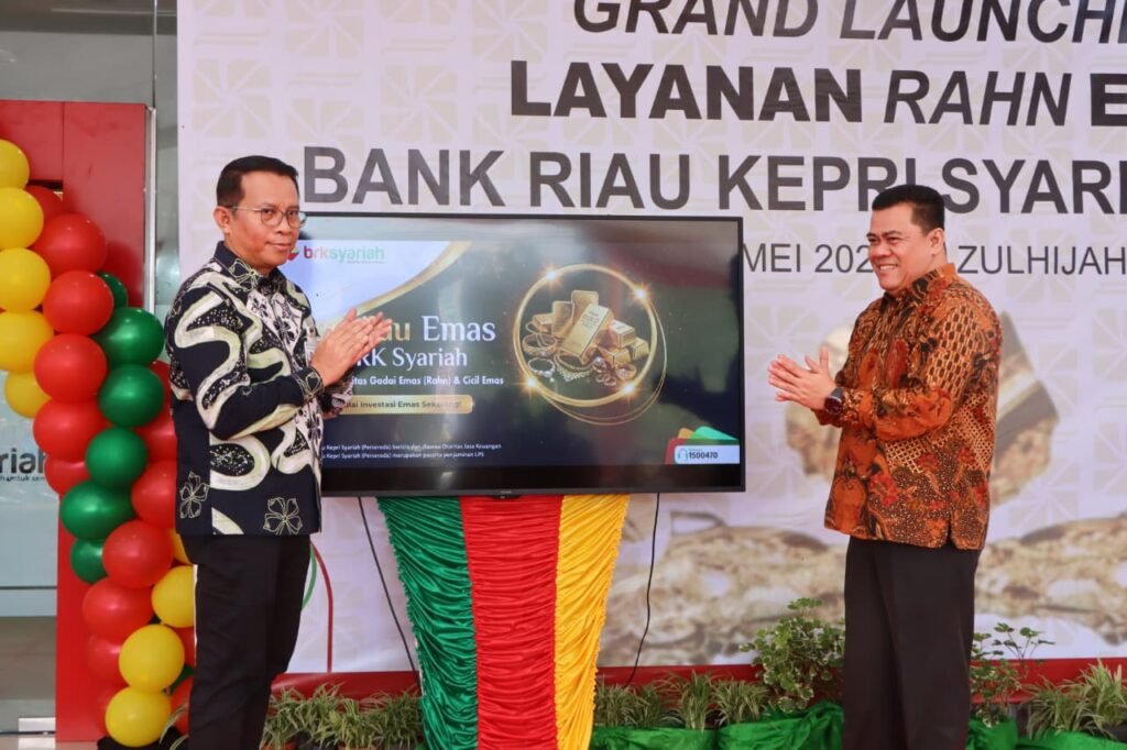 BRKS Cabang Bintan Kini Punya Layanan Rahn Emas, Solusi Pembiayaan Cepat, Aman dan Terpercaya Sekda Bintan Ronny Kartika saat meresmikan kantor penyelenggara Rahn Emas Cabang Bintan