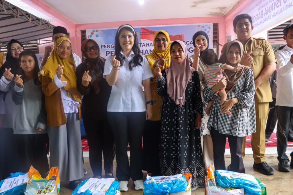Roby Sambut Kunjungan Wamen BKKBN, Dorong Lansia Tetap Produktif dan Perkuat Pencegahan Stunting Wakil Menteri Kependudukan dan Pembangunan Keluarga/Wakil Kepala BKKBN, Ratu Ayu Isyana Bagoes Oka saat melakukan kunjungan kerja Rumah Bahagia Bintan