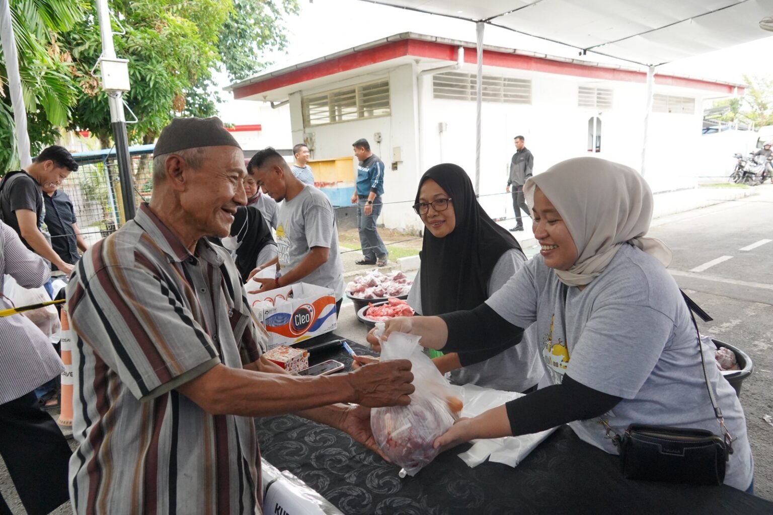 Bantuan 98 Ekor Hewan Kurban Disalurkan Pertamina Patra Niaga untuk Masyarakat di Hari Raya Iduladha 1447 H