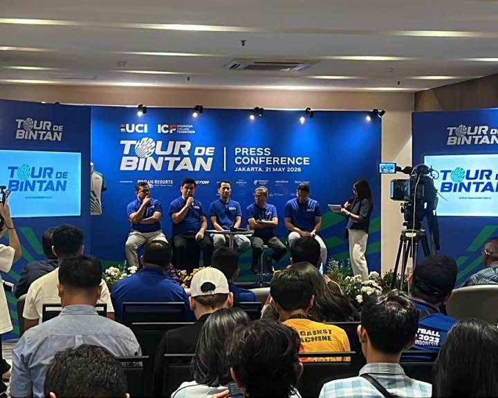 Tour de Bintan 2026 Digelar 21-23 Agustus, Event Internasional Sekaligus Promosi Pariwisata Bintan Sekda Bintan Ronny Kartika menghadiri konferensi pers Tour de Bintan yang digelar di Nakula Meeting Room, Artotel Gelora Senayan, Jakarta Pusat.