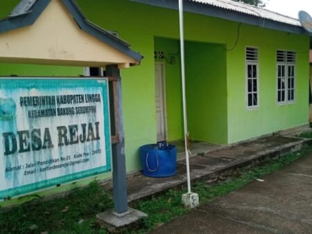 Kantor Desa Rejai, Kecamatan Bakung Serumpun.