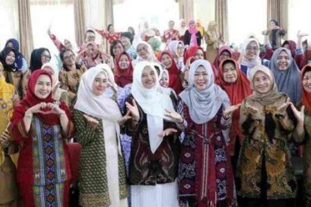 Sosialisasi Nilai Gizi pada Makanan yang digelar Gabungan Organisasi Wanita (GOW) Kota Tanjungpinang di Aula SMP Negeri 4 Tanjungpinang, Selasa (9/6/2026).