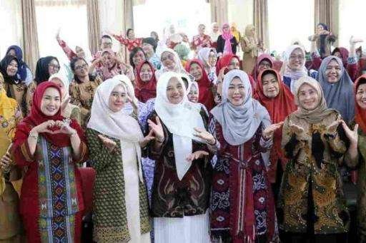 Konsumen Mulai Lirik Kandungan Gizi, GOW Bekali Organisasi Wanita Pemahaman Pangan Sehat Sosialisasi Nilai Gizi pada Makanan yang digelar Gabungan Organisasi Wanita (GOW) Kota Tanjungpinang di Aula SMP Negeri 4 Tanjungpinang, Selasa (9/6/2026).