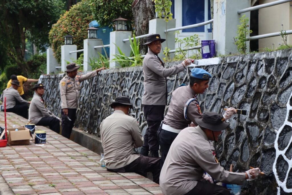 Sambut Hari Bhayangkara ke-80, Polsek Tanjungpinang Kota Lakukan Goro di Rumah Ibadah