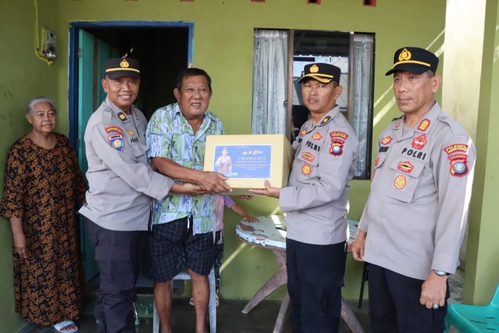 Polresta Tanjungpinang Berbagai Kebahagiaan Melalui Anjang Sana ke Purnawirawan dan Warakawuri Polri, Jelang HUT Bhayangkara ke-80 Polresta Tanjungpinang Berbagai Kebahagiaan Melalui Anjang Sana ke Purnawirawan dan Warakawuri Polri, Jelang HUT Bhayangkara ke-80