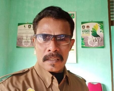 Kepala UPTD KPHP Unit III Lingga, Suterisno SH