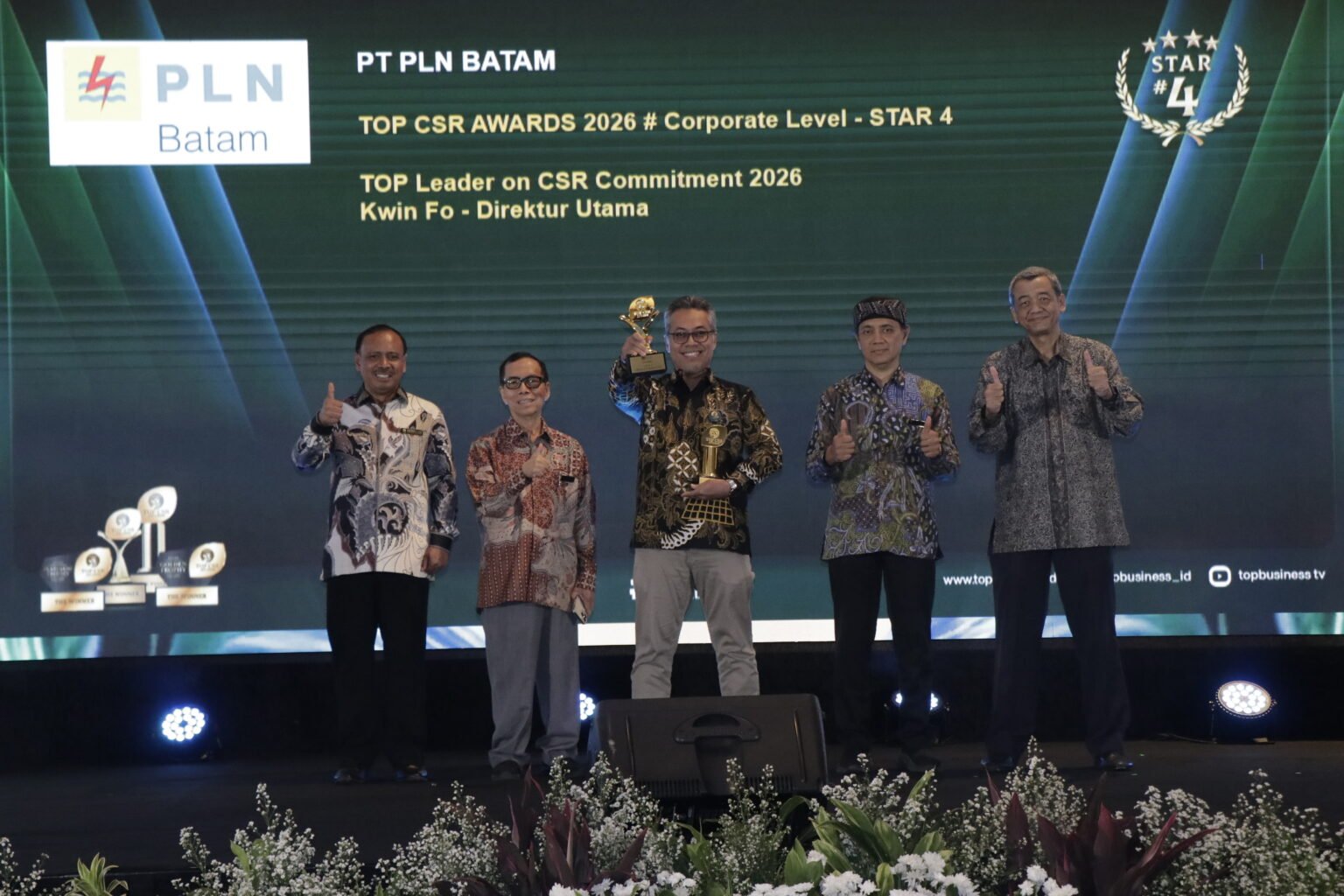 PLN Batam Raih Penghargaan TOP CSR Awards 2026 dan TOP Leader on CSR Commitment 2026