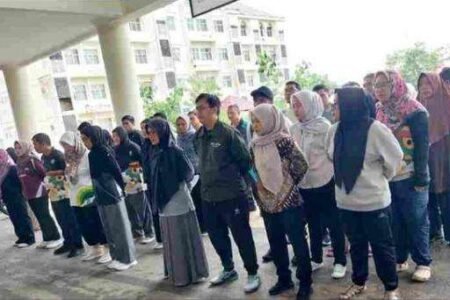 Kepala Dinas Pertanian, Pangan, dan Perikanan (DPPP) Kota Tanjungpinang, Robert Lukman, saat memimpin apel pagi di Gedung Perkantoran Lima Lantai, Kamis (02/07/2026).