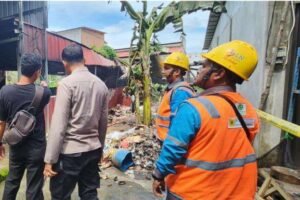 Kebakaran sebuah dapur warung di Jalan Ganet, samping Masjid Miftahul Falah, Kamis (02/07/2026)