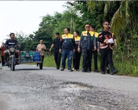 Bupati Iskandarsyah Tinjau Langsung Proyek Strategis Jalan FTZ Abdul Salam Meral Barat, Upaya Pacu Konektivitas Kawasan Ekonomi di Karimun,