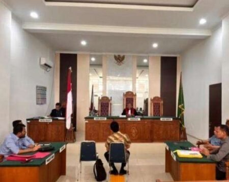 Polresta Tanjungpinang di Praperadilkan, Kuasa Hukum Pemohon Sebut Pertanggungjawaban Perdata dan Pidana Merupakan Dua Hal Berbeda Sidang lanjutan Praperadilan Permohonan perkara sah tidaknya penundaan penanganan Laporan Pengaduan (LP) tanpa alasan yang sah di PN Tanjungpinang, Jum'at (17/07/2026)