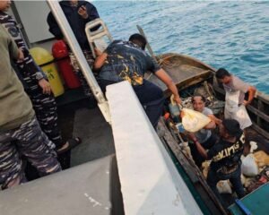 KRI Beladau-643 Gagalkan Aktivitas Pertambangan Timah Ilegal di Perairan Lingga