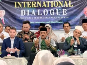 Dialogue: Palestine, Education and World Peace yang diselenggarakan STAIN SAR Kepri di Laboratorium Kompetensi Keagamaan Terpadu, Rabu (15/7)